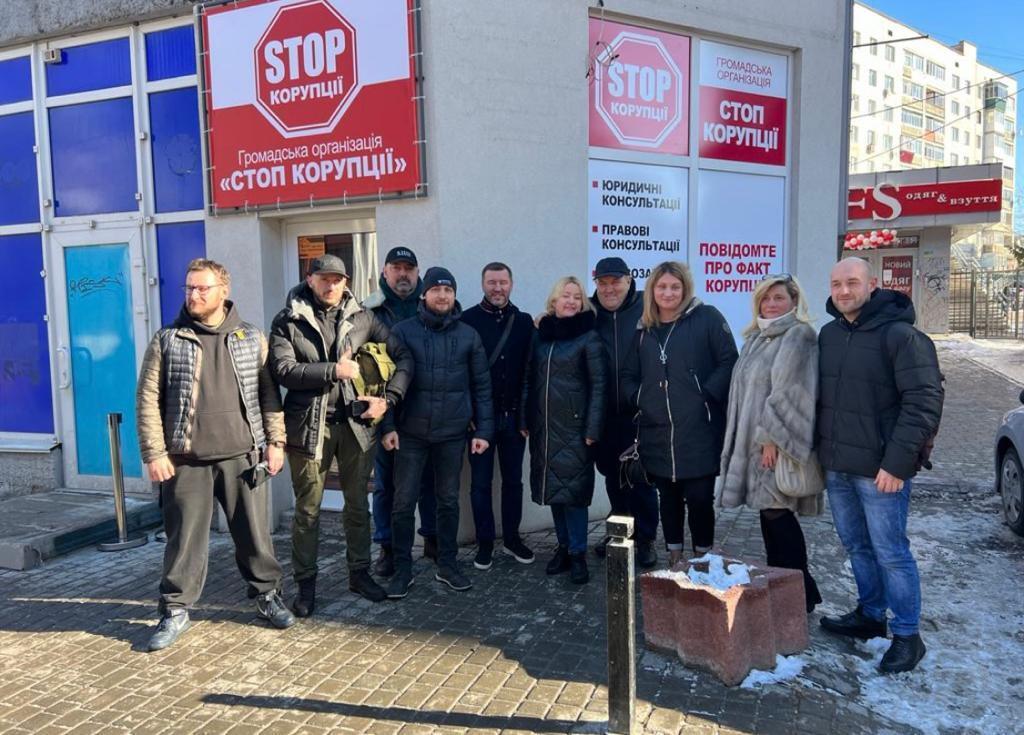 Команда ''Стоп корупції'' відкрила офіс на Хмельниччині