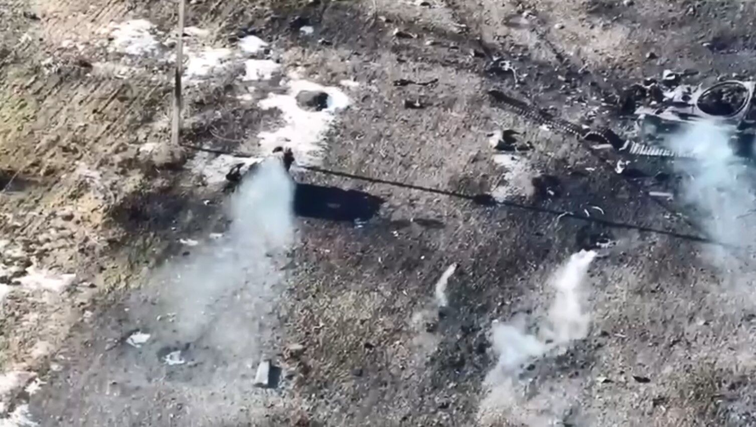 Ситуация под Угледаром: армия рф потеряла сотни бронемашин и установку разминирования (видео)