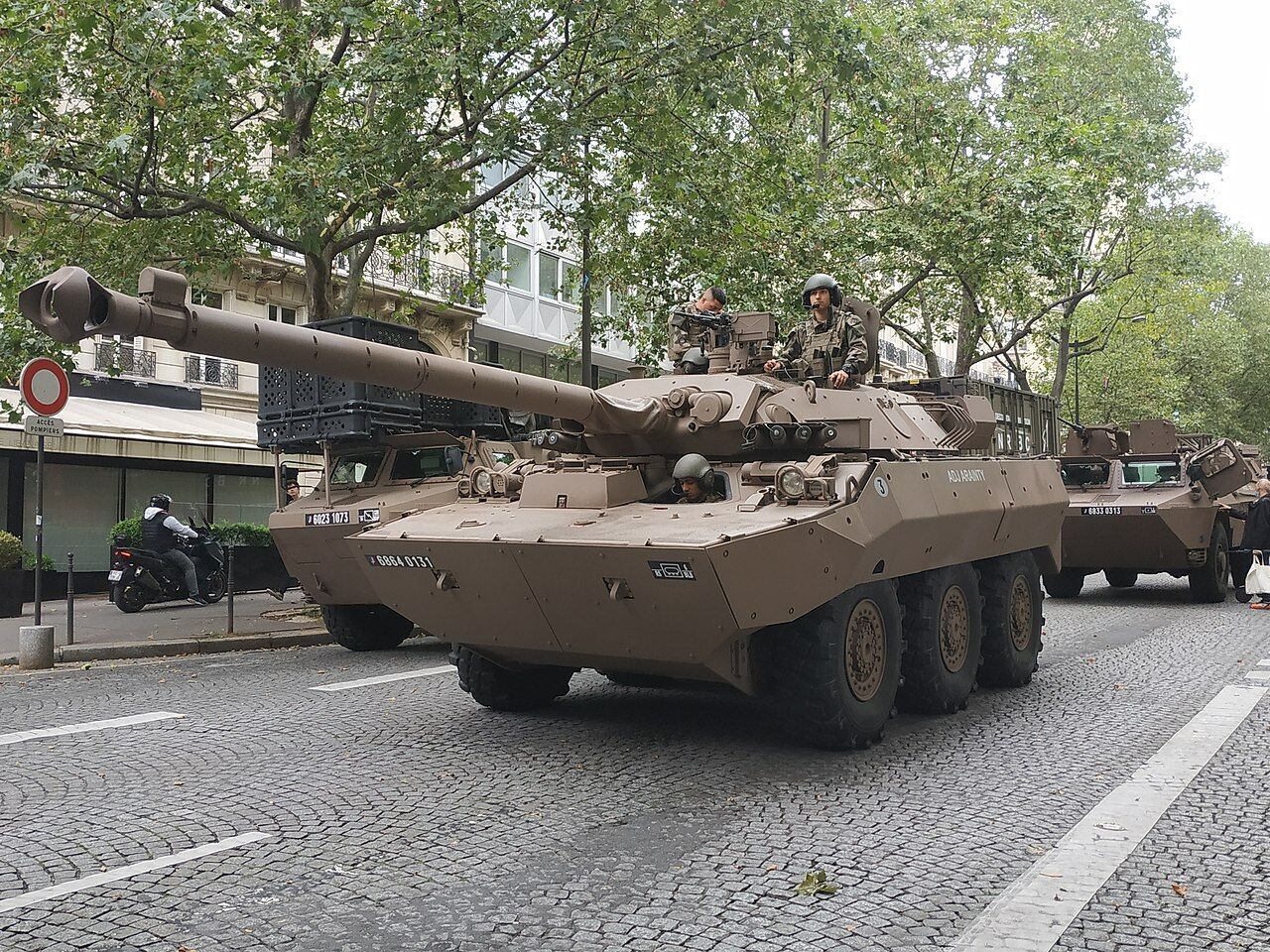 Франція повідомила, коли Україна отримає легкі танки AMX-10 - що відомо
