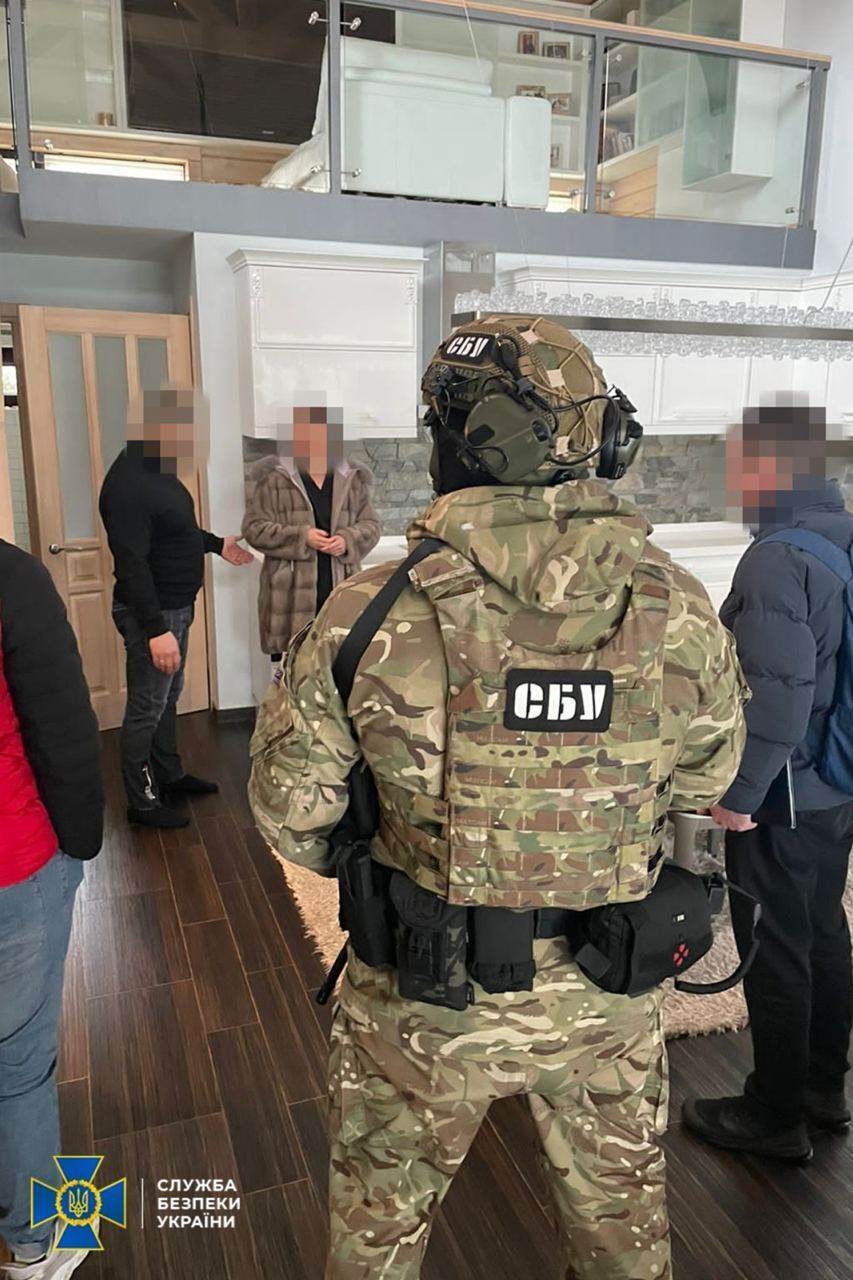 Кіберфахівці СБУ припинили незаконну діяльність українського ділка, який, незважаючи на заборону РНБО, постачав до росії товари подвійного використання