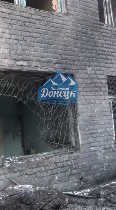 ''Хлопок'' в Макеевке: в здании снесло крышу, насквозь пробито перекрытие (видео)