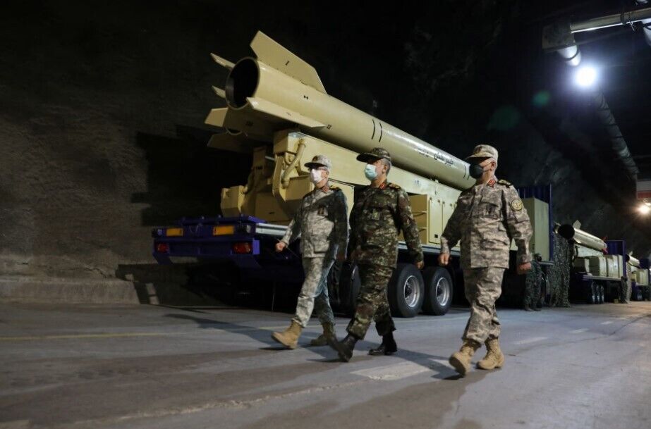 Нова зброя з Ірану: ракети надвисокої дальності ''Павех'' і дрон Shahed 149 ''Gaza'' (відео)