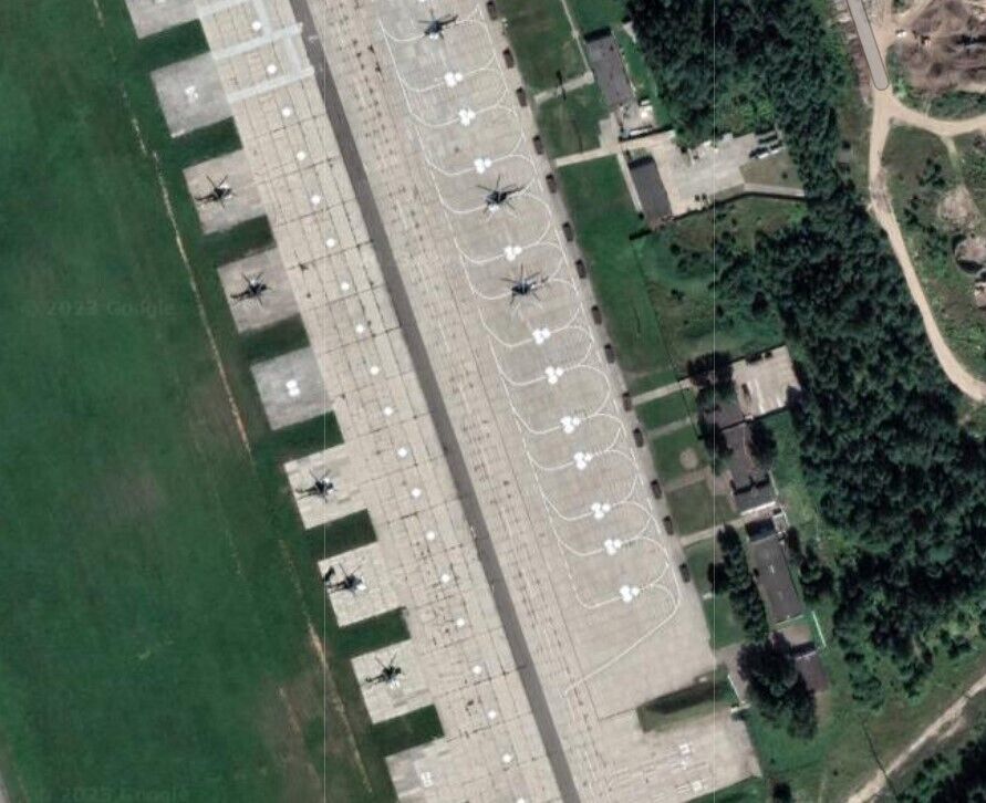 На аэродроме ''Мачулищи'' в Беларуси произошло два взрыва: что известно