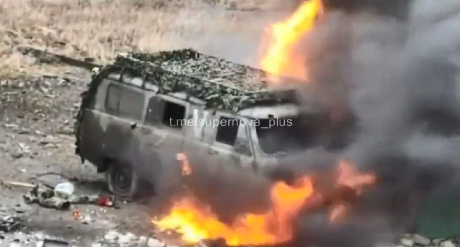 ВСУ ударили по автомобилю армии рф, который вез пополнение на Угледар: видео