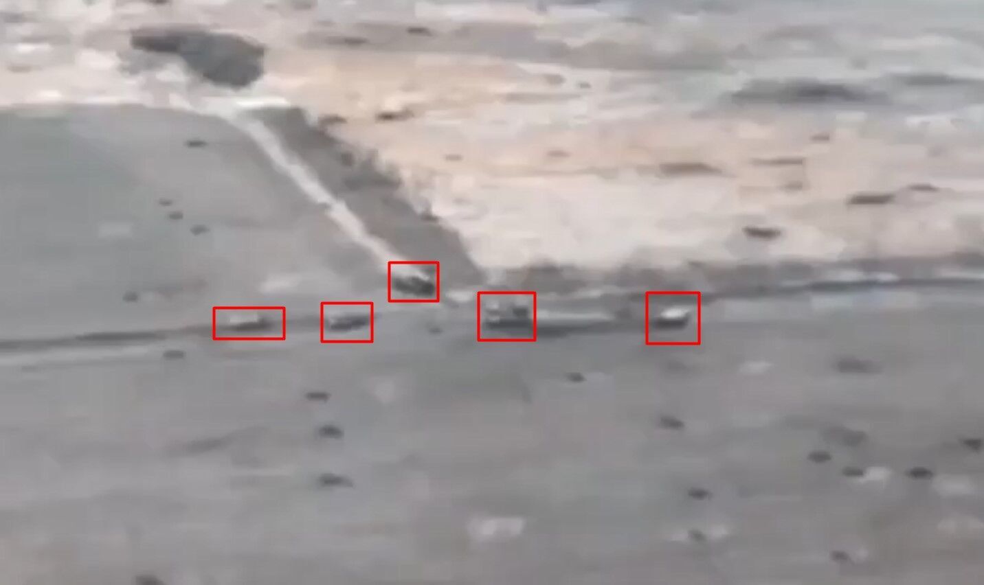 ВСУ под Угледаром уничтожили бронемашины армии рф: устроили импровизированное ''кладбище'' (видео)