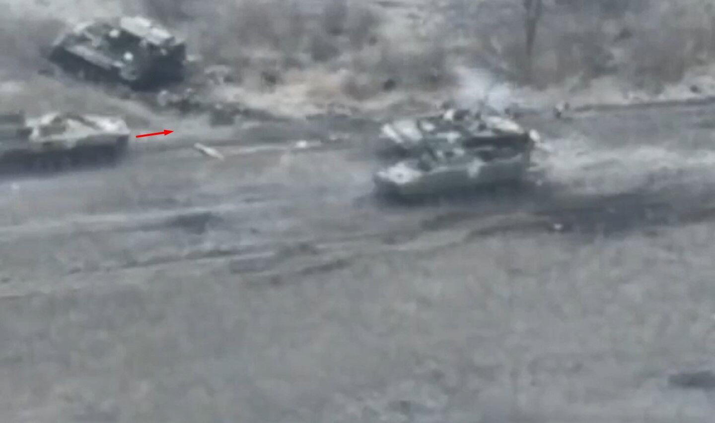 ВСУ под Угледаром уничтожили бронемашины армии рф: устроили импровизированное ''кладбище'' (видео)