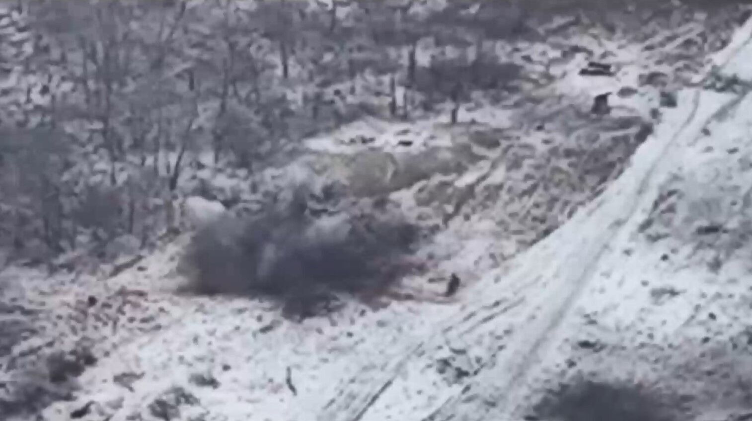 У Вугледарі ЗСУ вдарили по піхоті армії рф: кадри ''взаємодопомоги'' окупантів (відео)