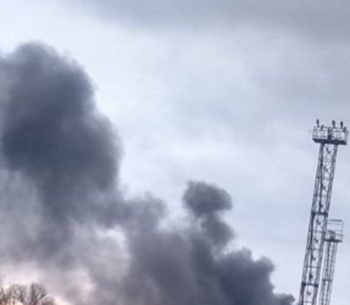 У Мелітополі та Пологах - вибухає і горить: ''бавовна'' сталась на аеродромі - що відомо