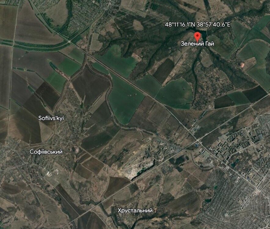 Точка прильоту снарядів невідомого походження по профілакторію в Зеленому Гаю біля Красного Луча на Луганщині