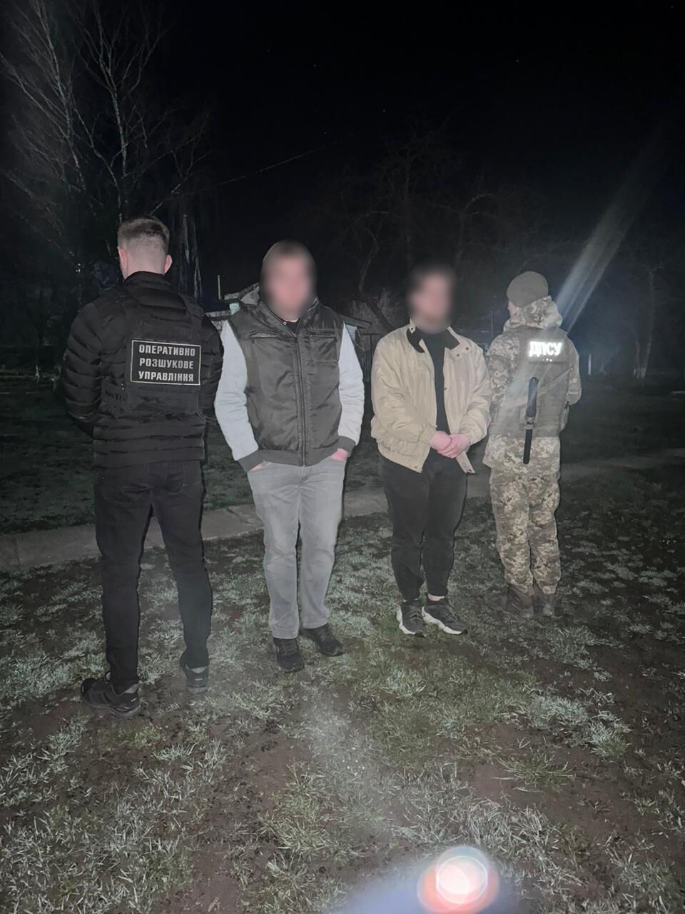 ''Уклонисты-покорители'' высокогорья и водоемов Закарпатья: на границе задержаны 8 беглецов