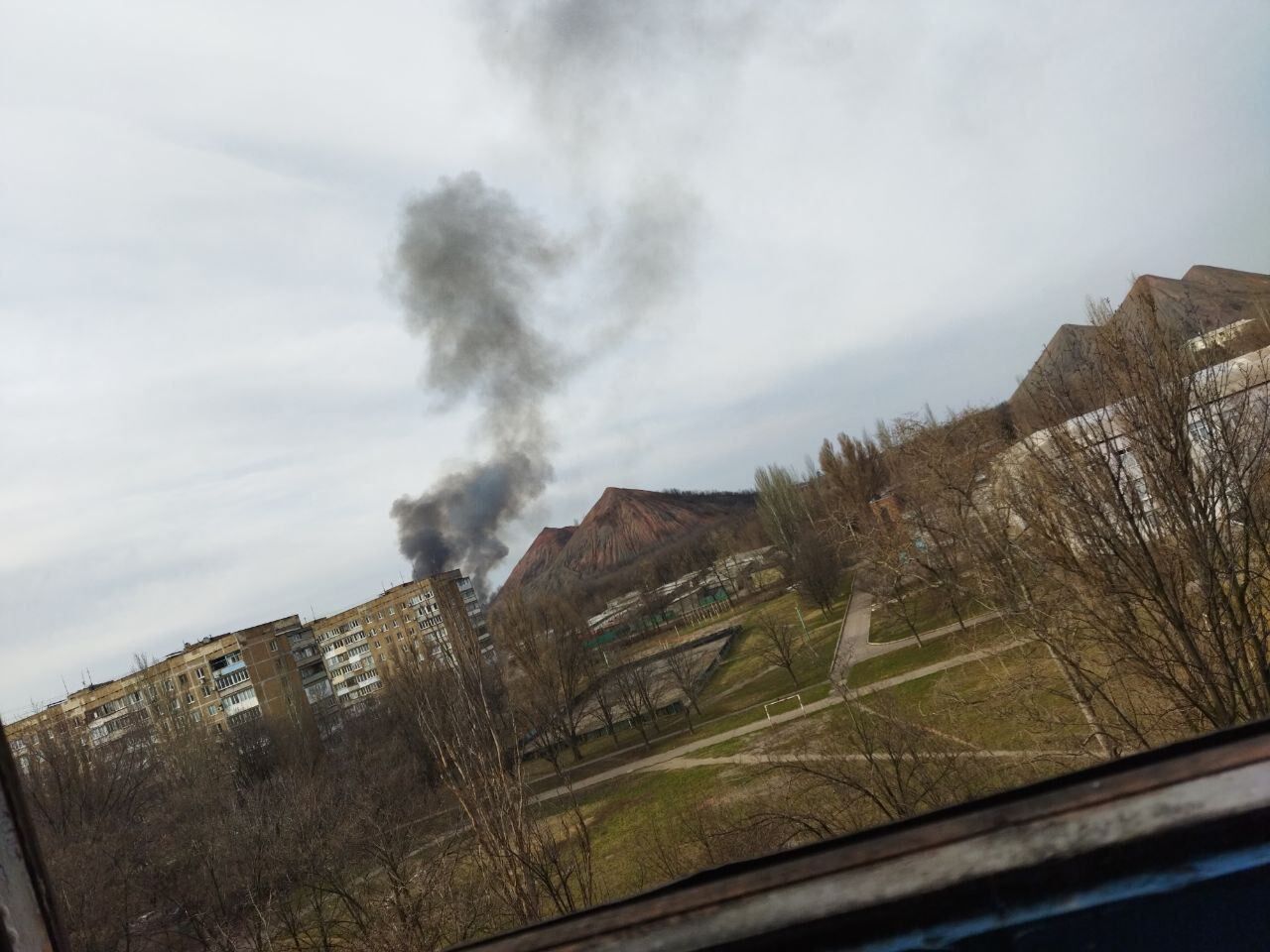 Дым на окраине Донецка
