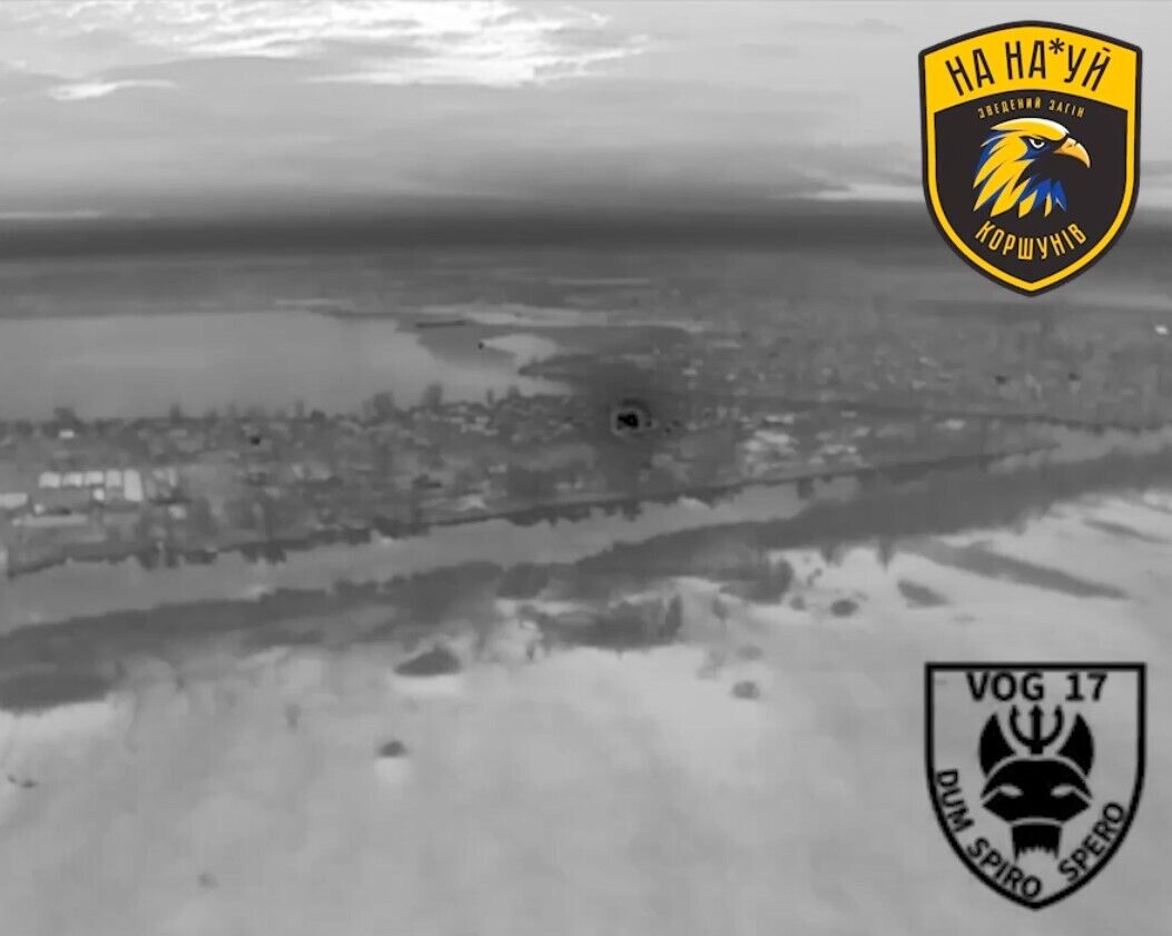 На Херсонщине ВСУ уничтожили склад БК армии рф: пылало на левобережье Днепра (видео)