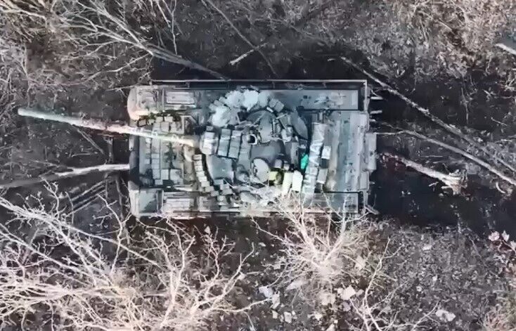 Вугледар: 72-а бригада показала полювання на Т-80БВ ''Баркас'' – переслідували, поки не підбили (відео)