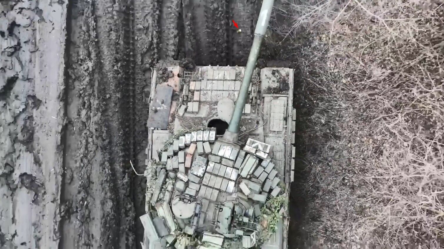 Вугледар: 72-а бригада показала полювання на Т-80БВ ''Баркас'' – переслідували, поки не підбили (відео)