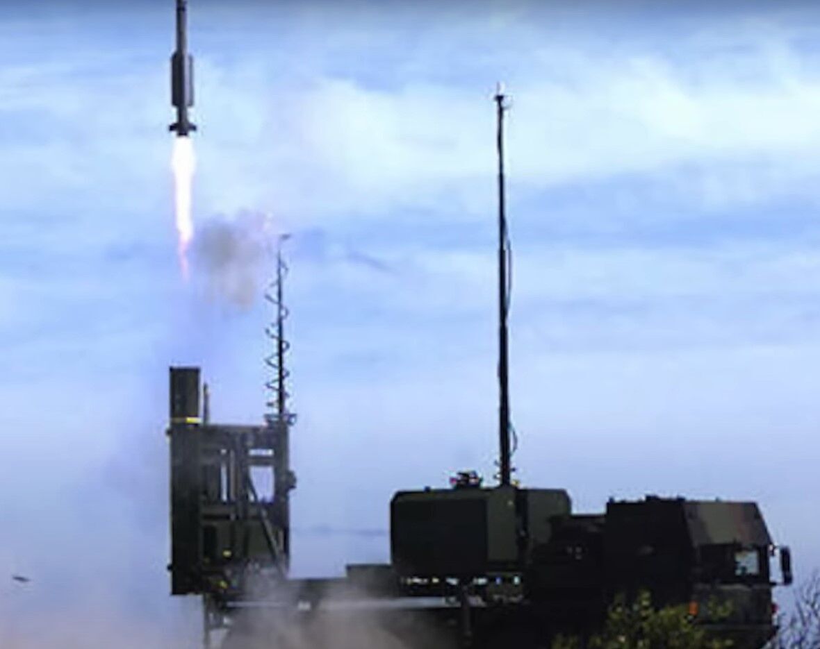 ЗРК IRIS-T SLM - момент пуску ракети