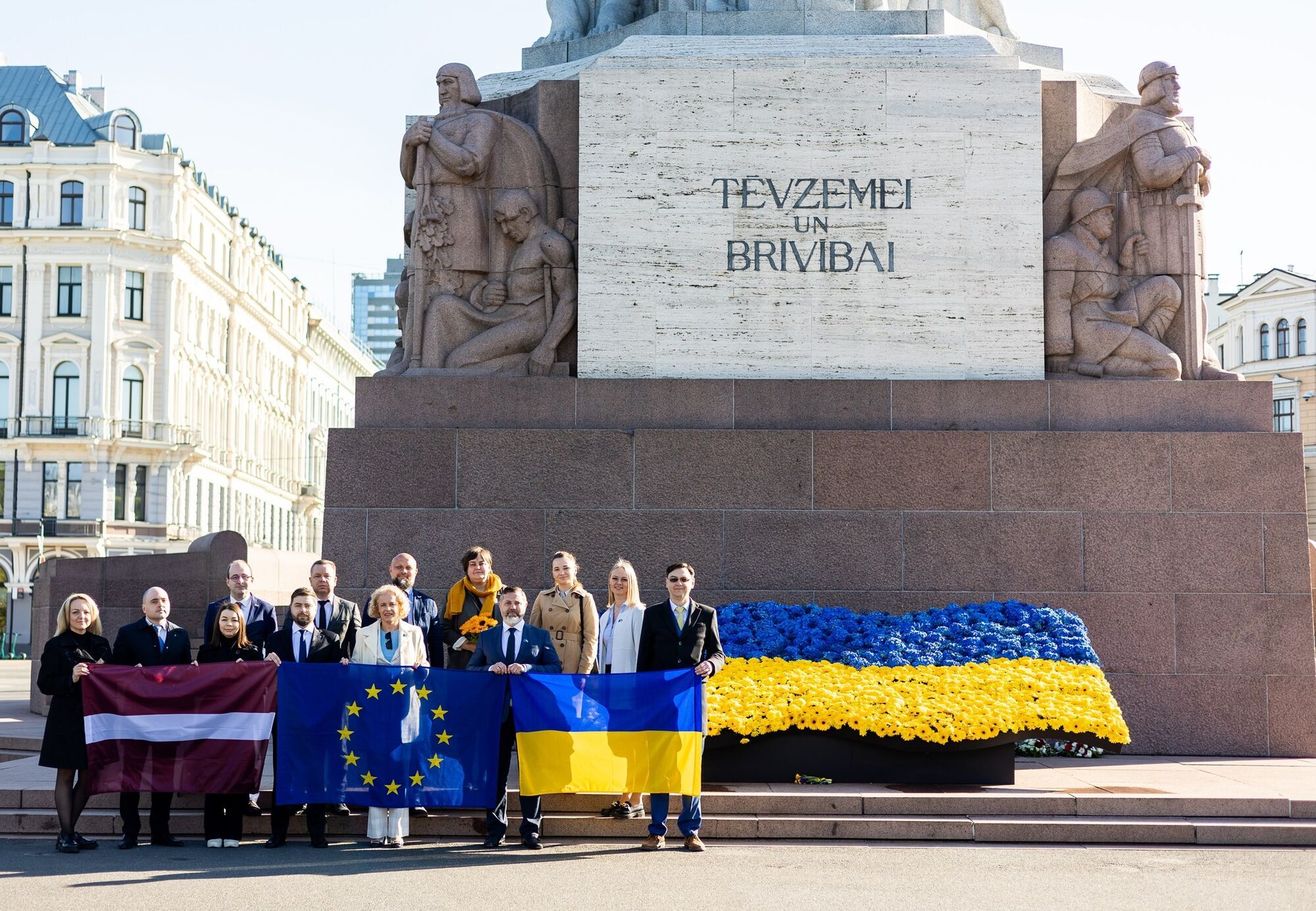 Спільне фото посла України в Латвії та очільниці місії ЄС в Латвії