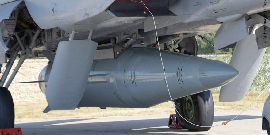 Х-47 ''Кинжал'' - под фюзеляжем российского самолета