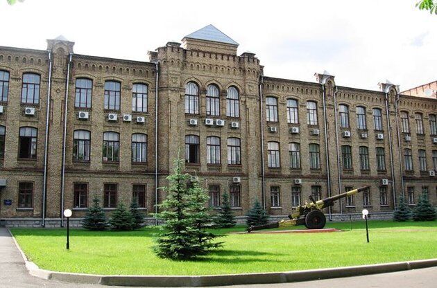 Будівля університету оборони України
