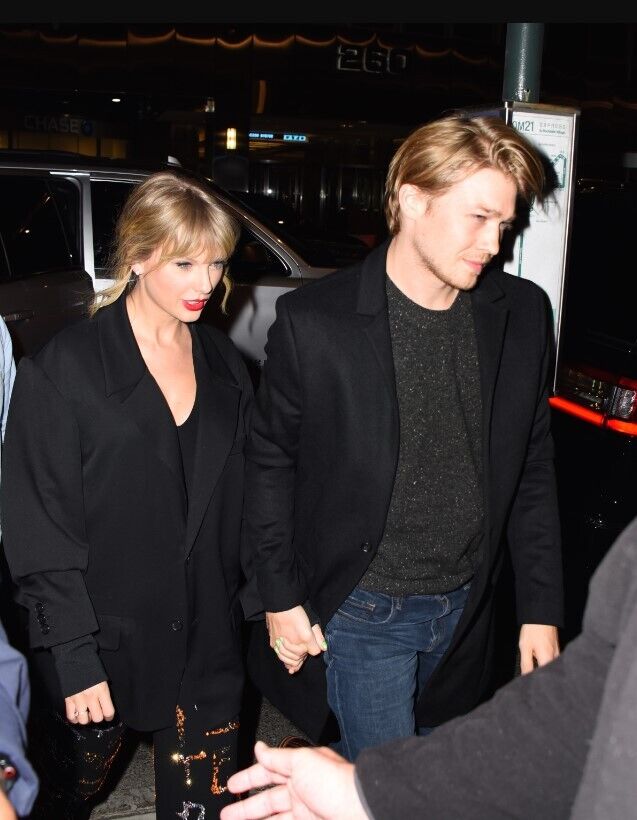 Тейлор Свифт и ее бойфренд Джо Элвин