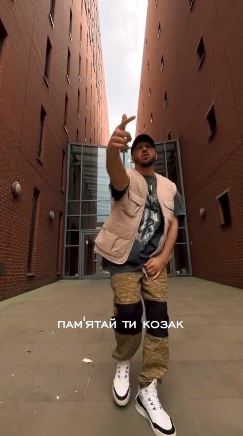 У тексті пісні - згадки про історію Запоріжжя