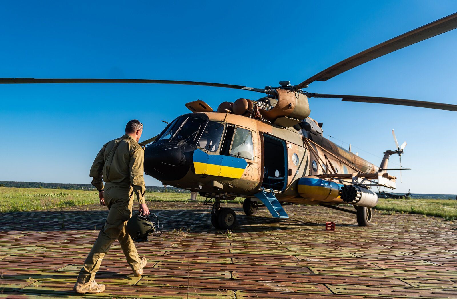 Украинский пилот вертолета