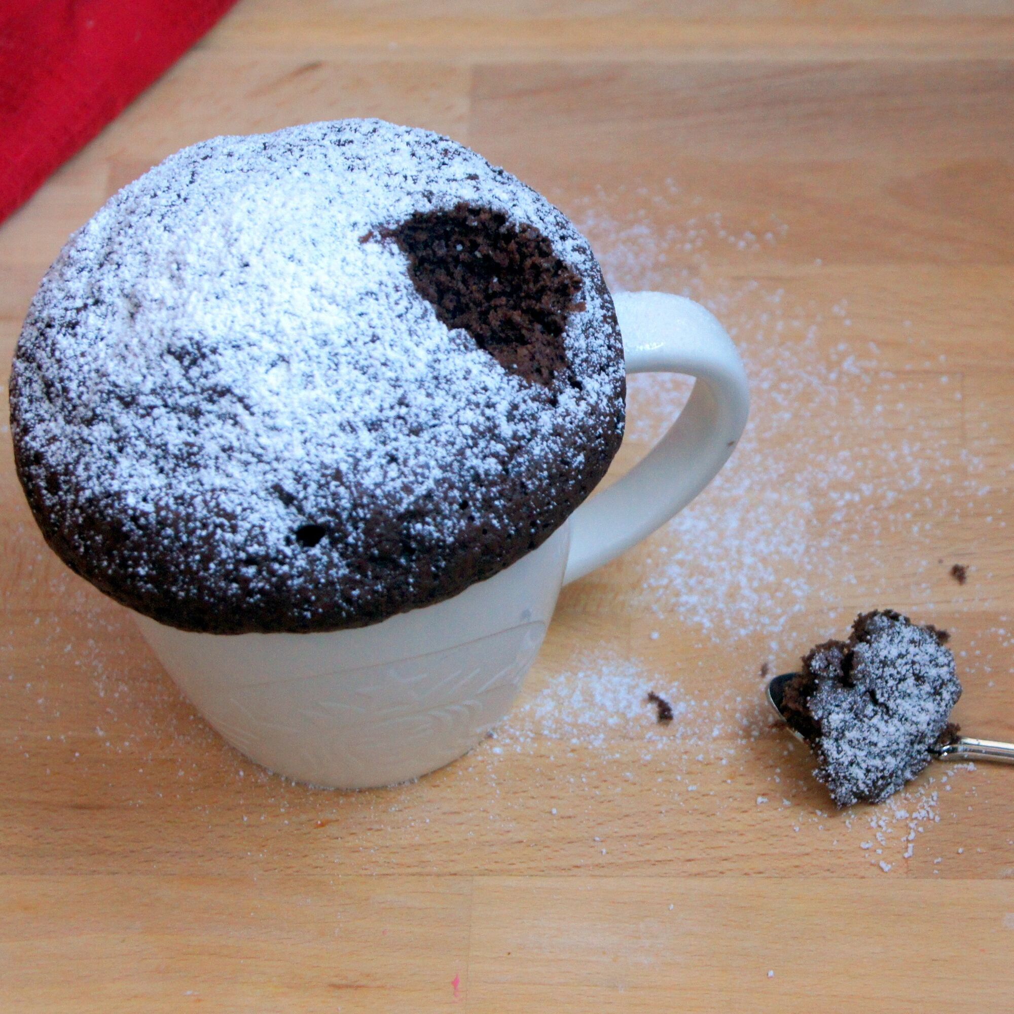 Швидкий рецепт десерту: як приготувати кекс у чашці