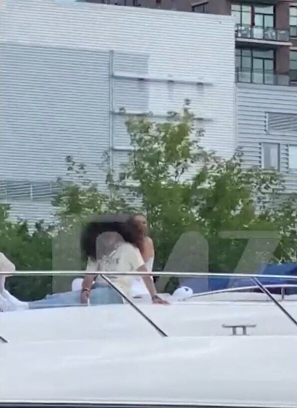 С кем катался на лодке Джейми Фокс?