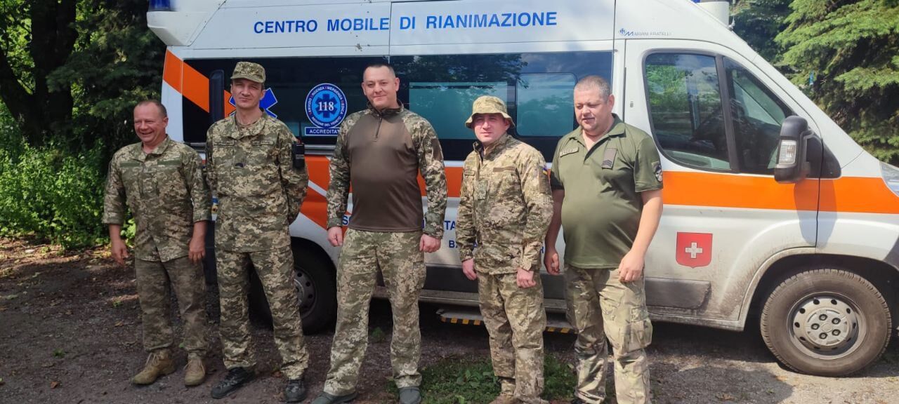 ''Батальон Волонтер'' спасает жизни украинских танкистов: на днях воины получили на передовую ''скорую'' (фото)