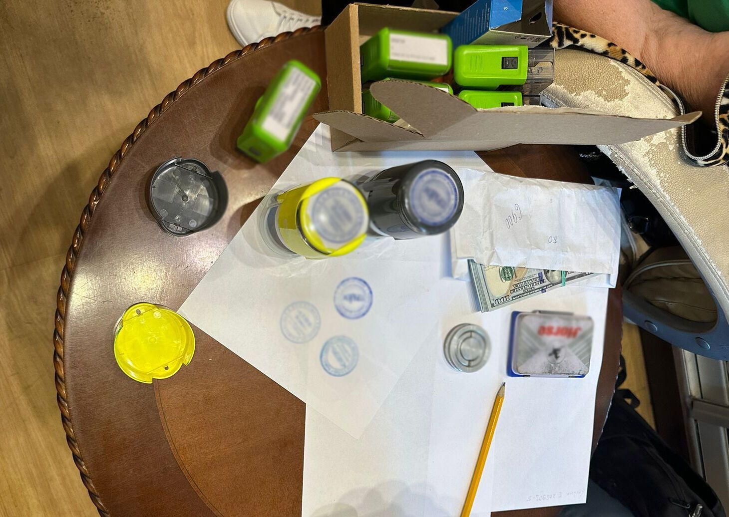 підозра постачальнику неякісної військової форми