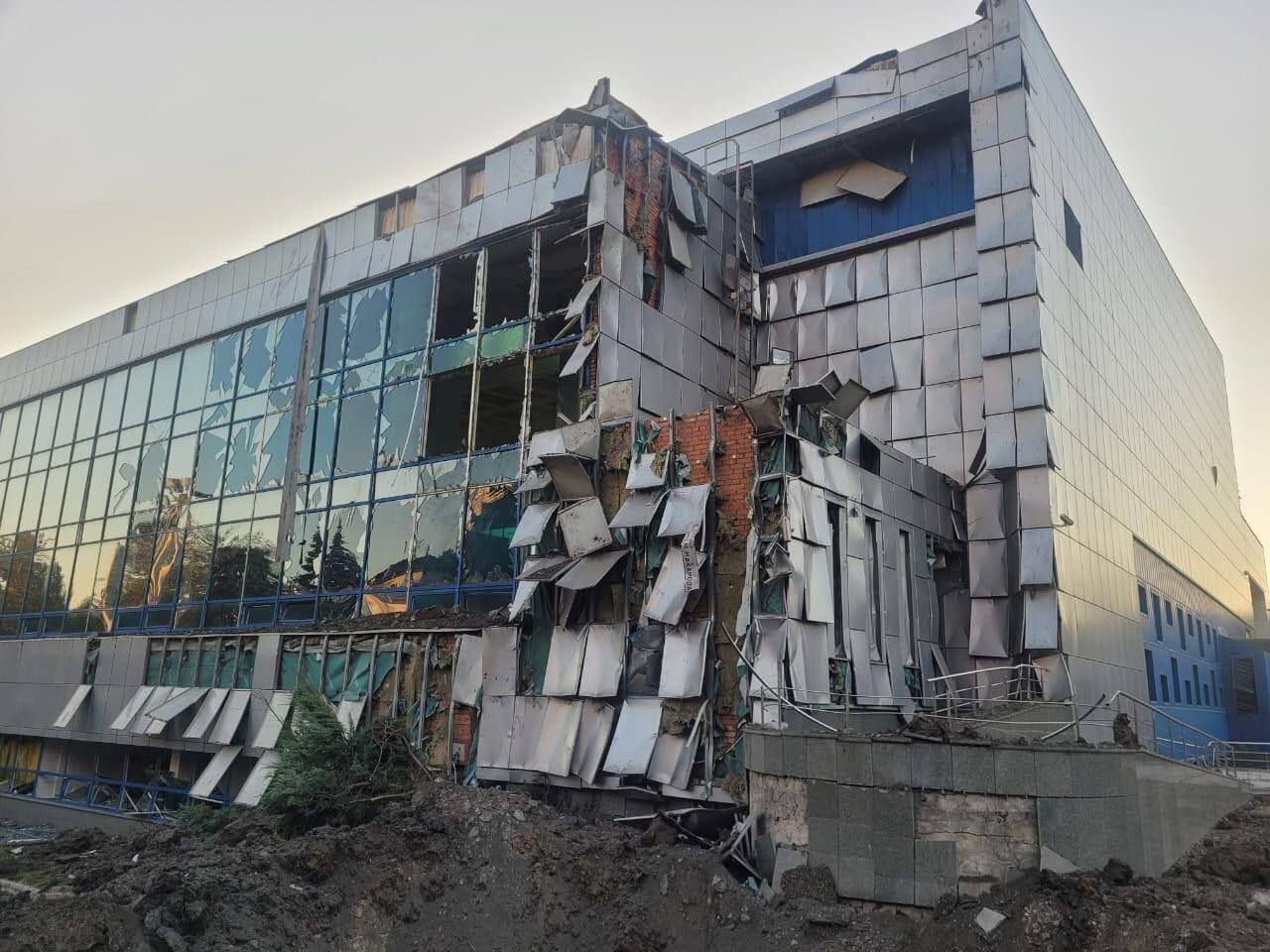 Национальный спортивный дворец ''Метеор'' в Днепре разрушен оккупантами