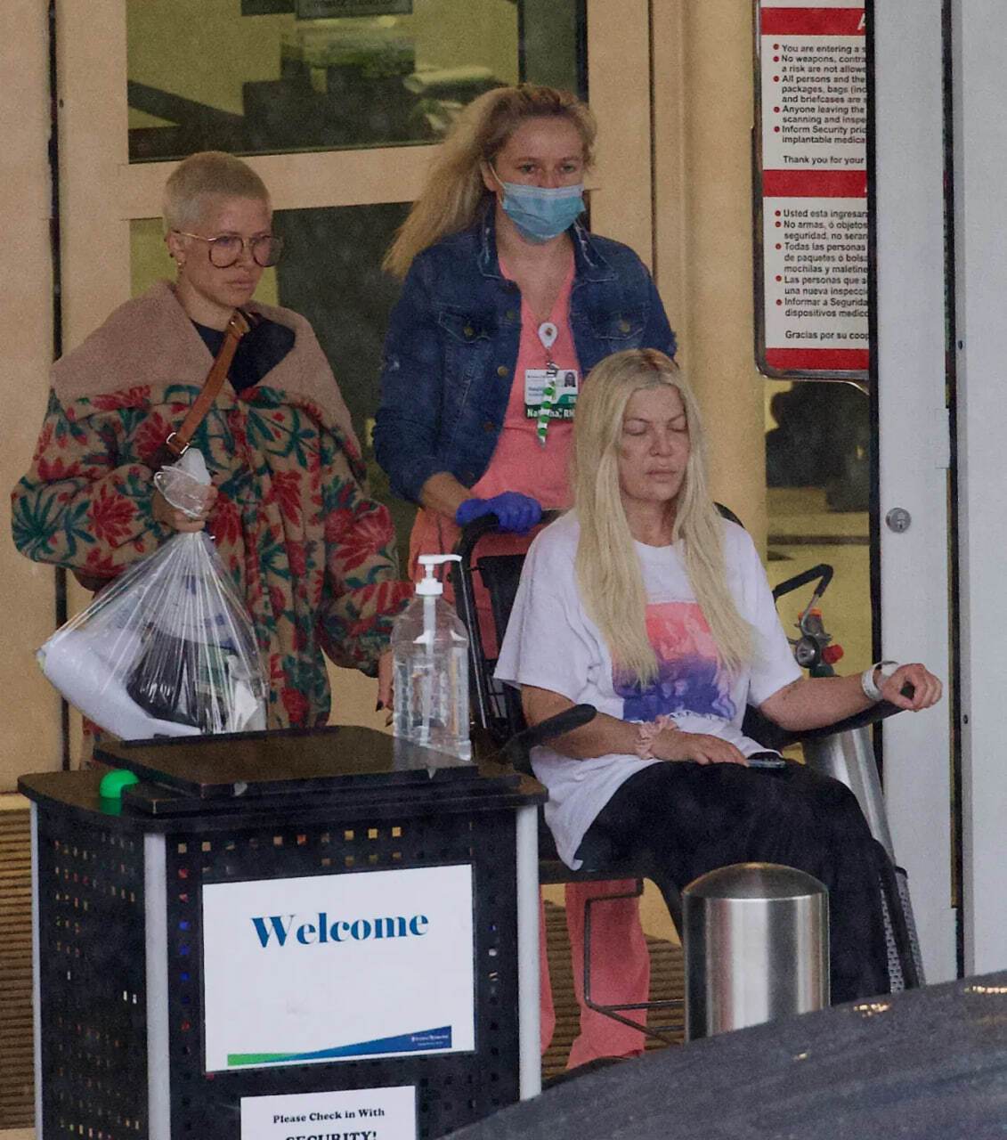 Тори Спеллинг выписали из больницы