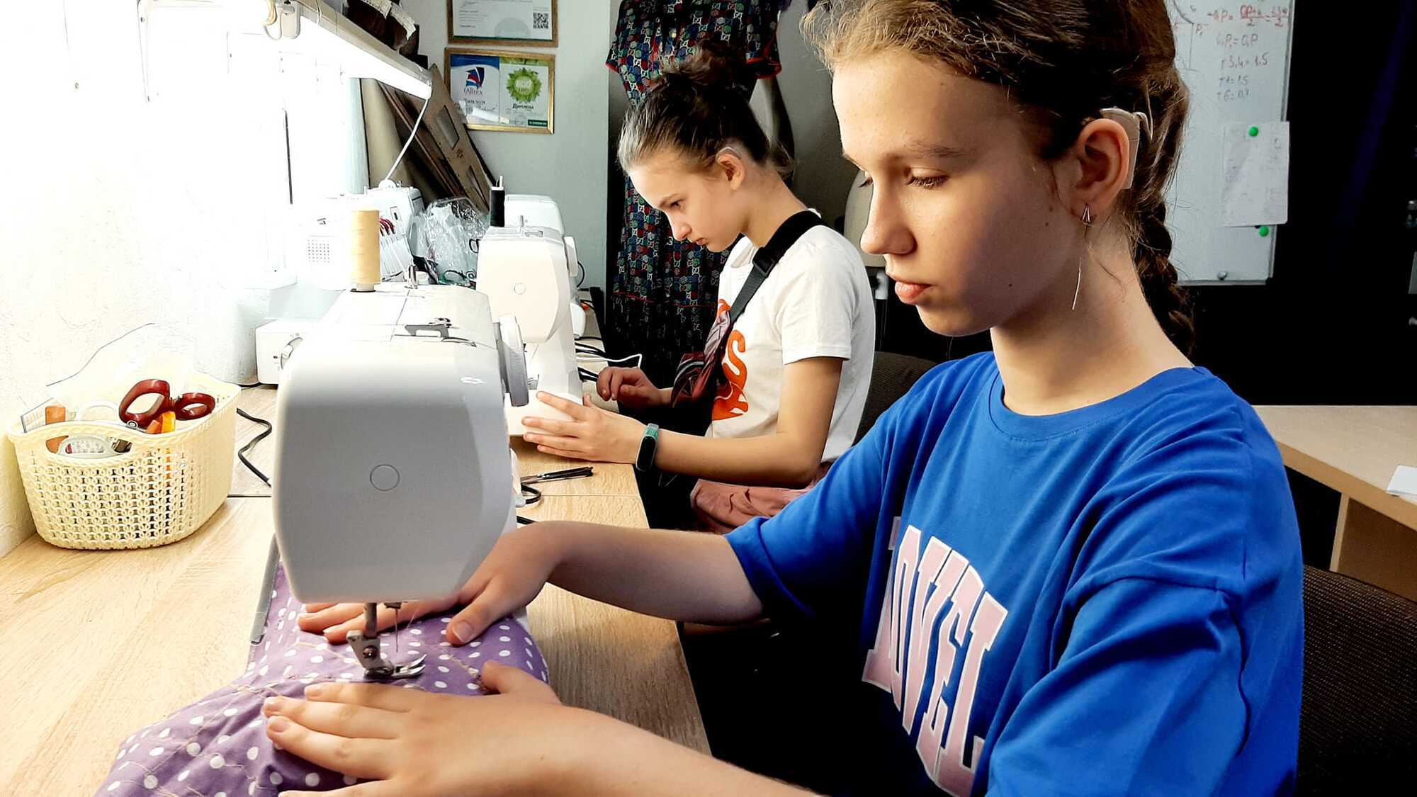 Девушки от 11 до 21 года создают уникальную коллекцию одежды ''Эмпатия''