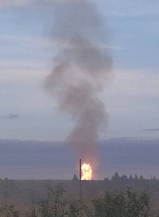 В Саратове в россии рядом с аэродром Энгельс взрывы и пожар