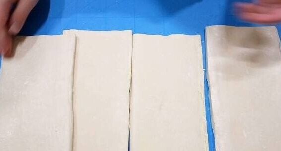 Наполеон из слоеного теста