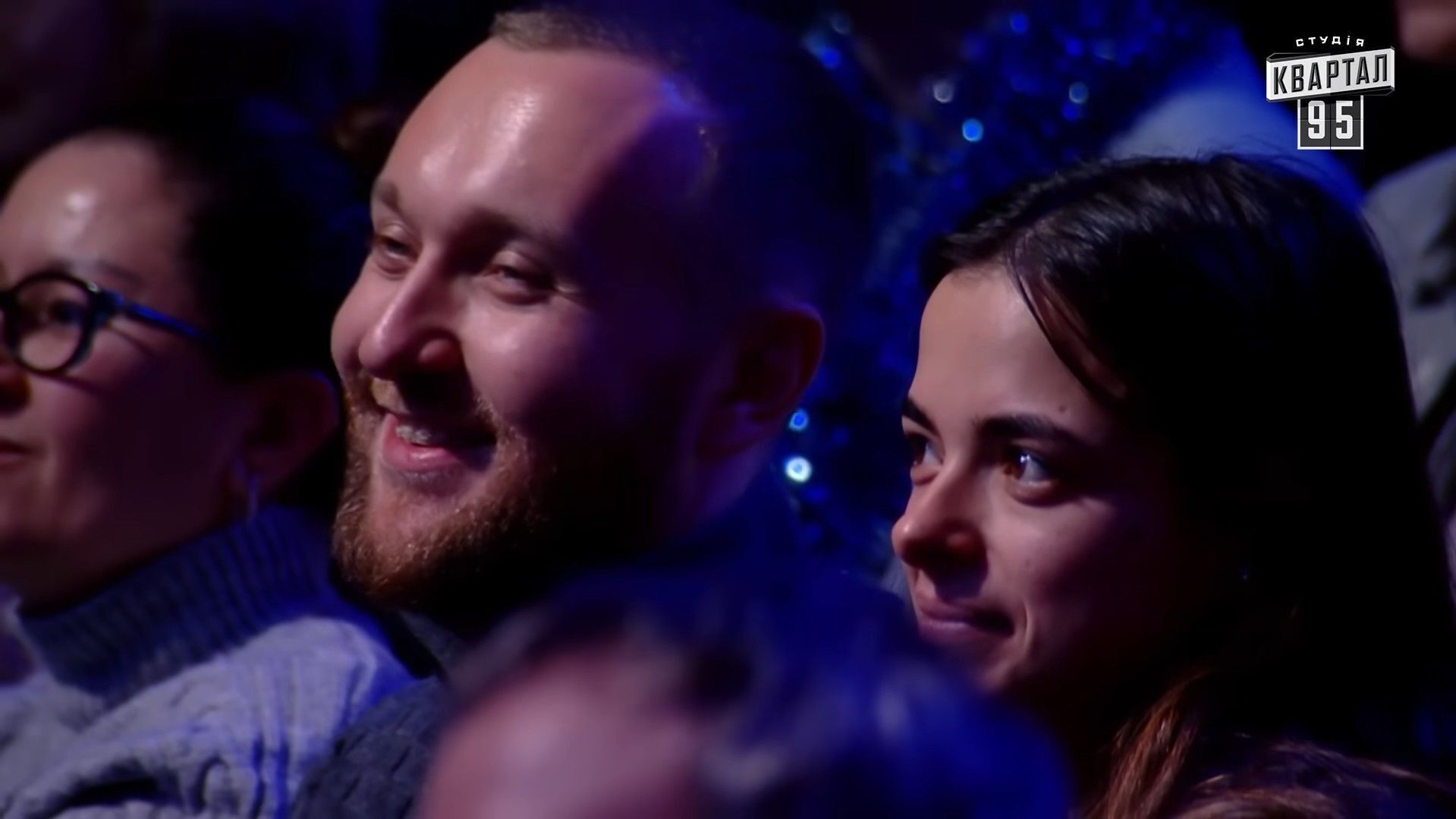 Соня Морозюк развлекалась со своим женихом Романом Гринкевичем на новогоднем концерте 95 квартала