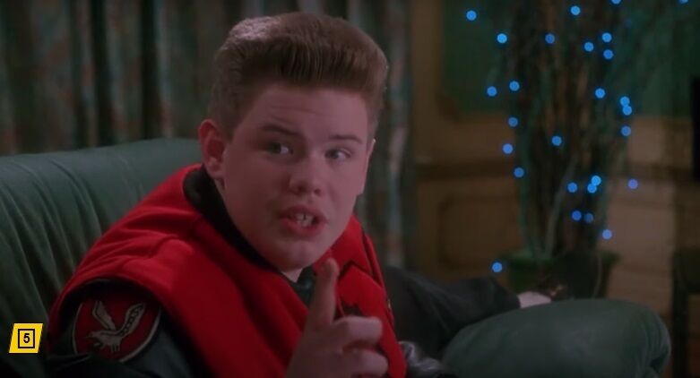 Актера больше всего помнят за роль старшего брата персонажа Маколея Калкина