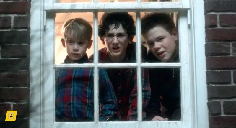 Актера больше всего помнят за роль старшего брата персонажа Маколея Калкина