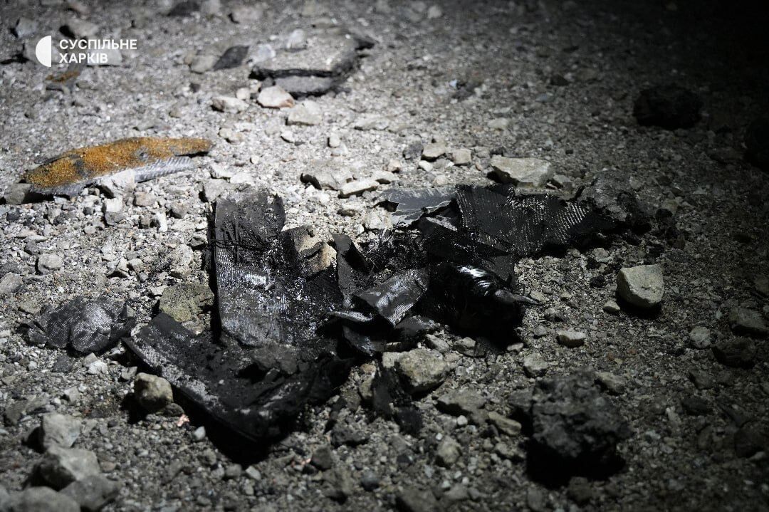 Пожар в жилом доме, выбитые стекла и пострадавшие – последствия ночной атаки на Харьков