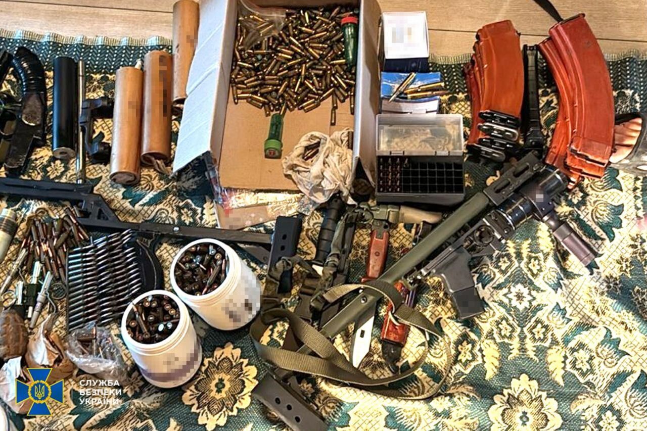 СБУ задержали дельцов, пытавшихся торговать трофейным оружием россиян