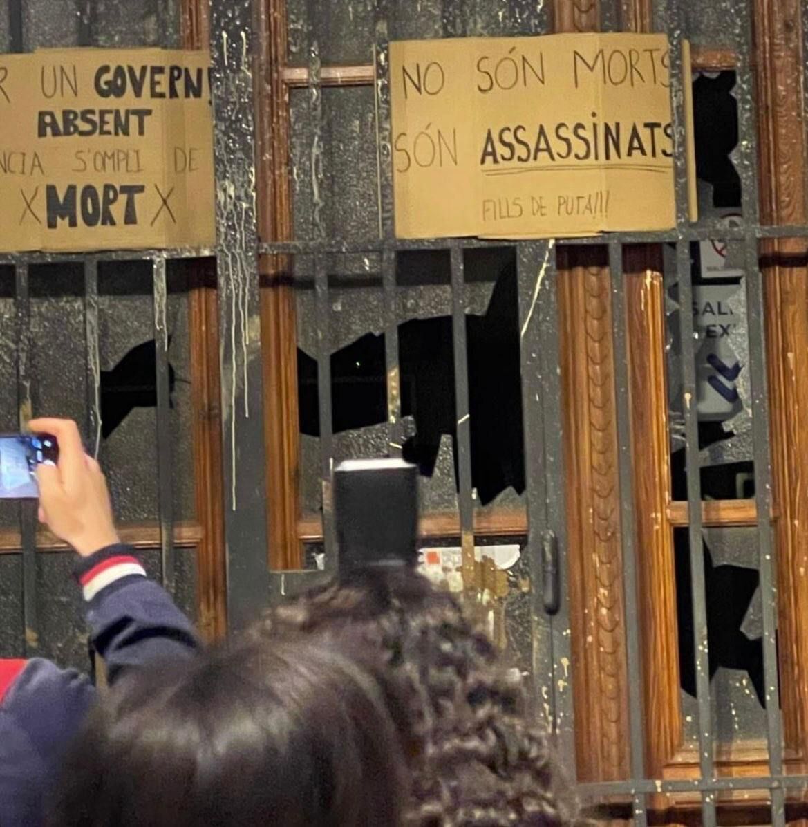 Массовый протест в Валенсии: демонстранты обвинили власть в безразличии к погибшим