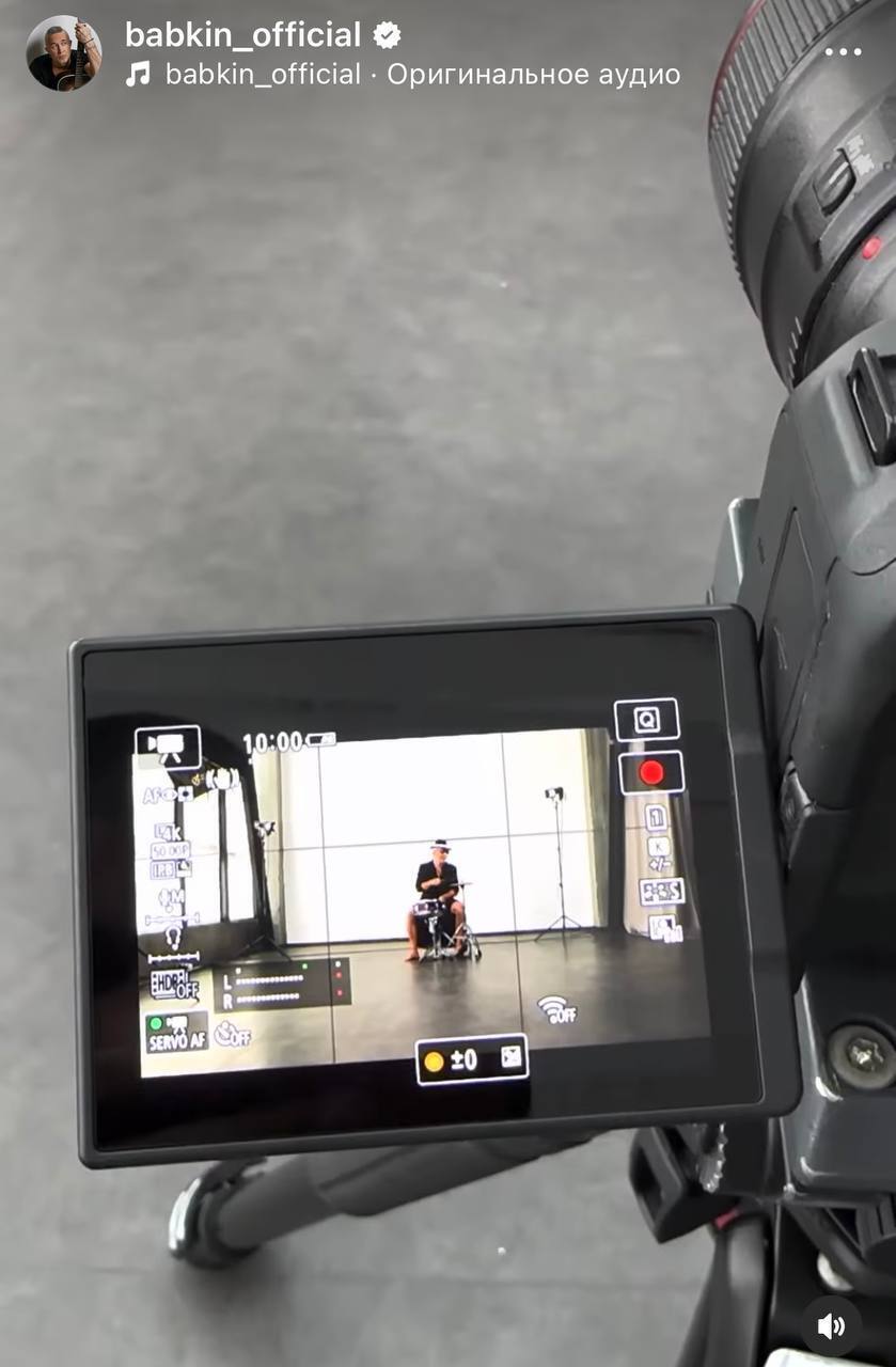 Сергій Бабкін показав бекстейдж зі зйомок нового кліпу