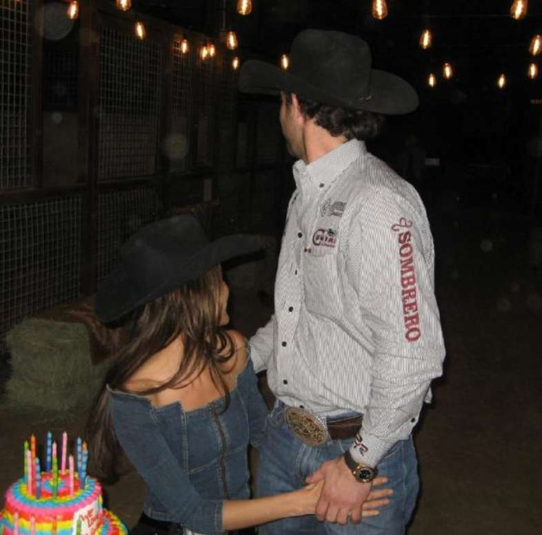 Белла Хадид впервые поделилась снимком с новым любимым