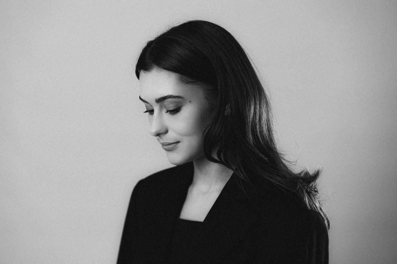 Учасниця Голосу Країни 13 сезону Олександра Ройко новий трек співачки