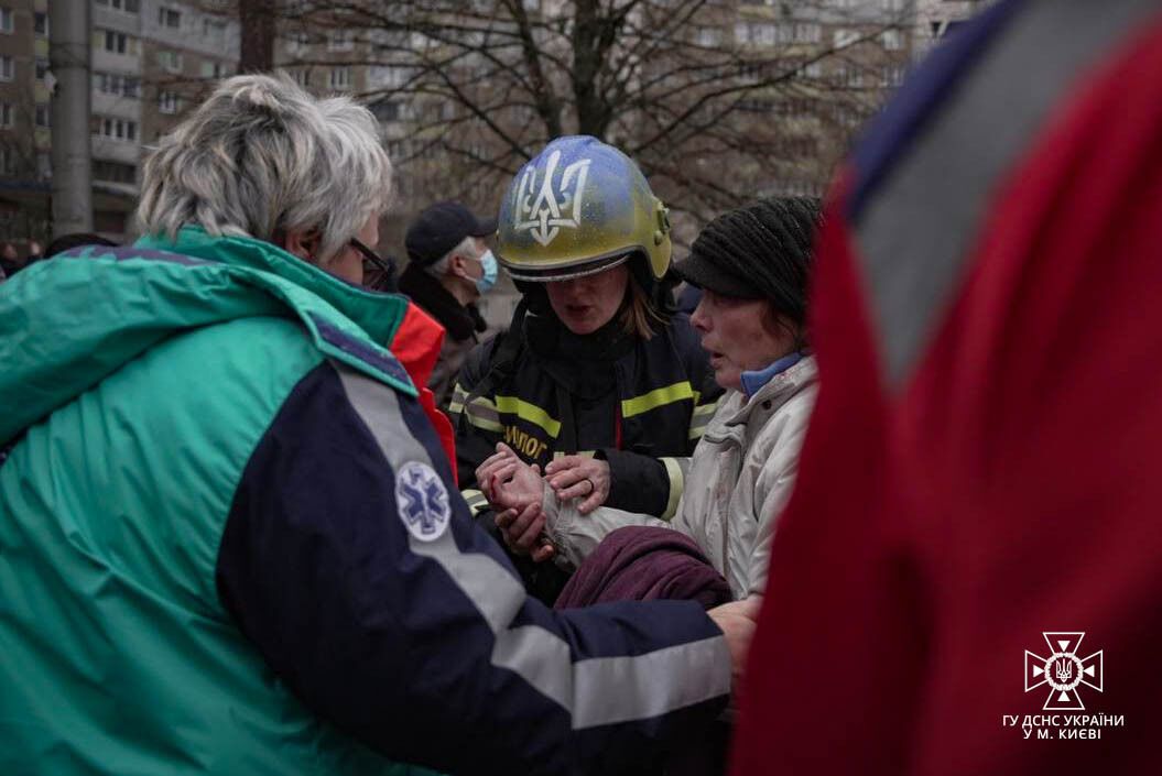 Атака на Київ: троє людей загинули, частина залишається під завалами (фото)