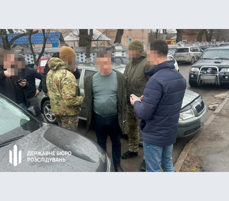 В Винницкой области руководитель окружной прокуратуры и заместитель председателя РГА требовали взятку от руководителя госпредприятия
