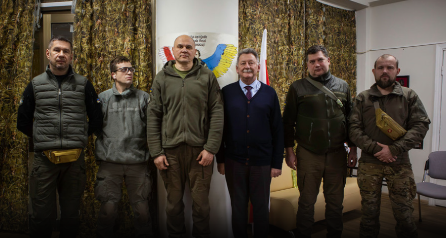 Новоназначенный посол по Беларуси Игорь Кизима встретился с Полком Кастуся Калиновского