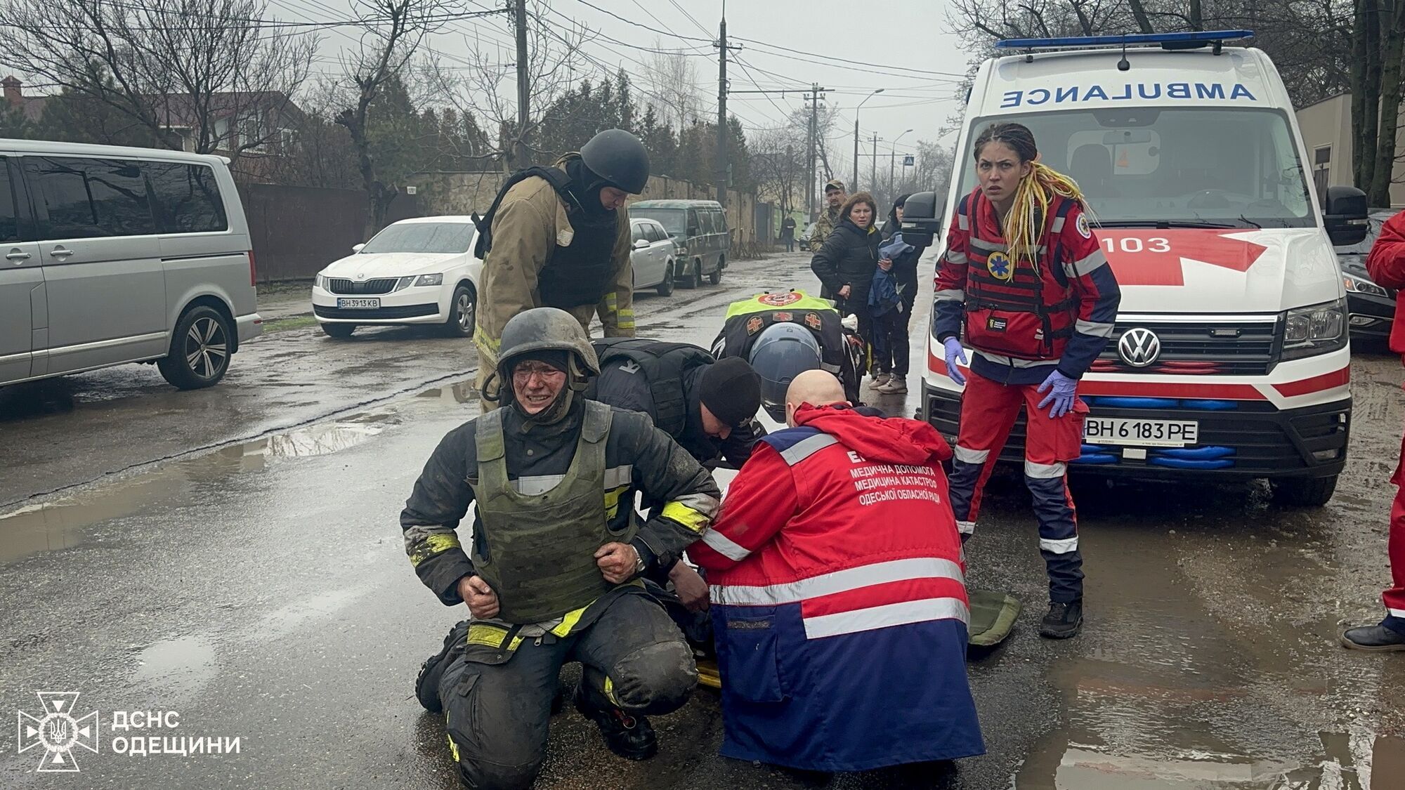 В Одесі 14 загиблих, серед них рятувальник та фельдшер, що прибули на місце вибуху