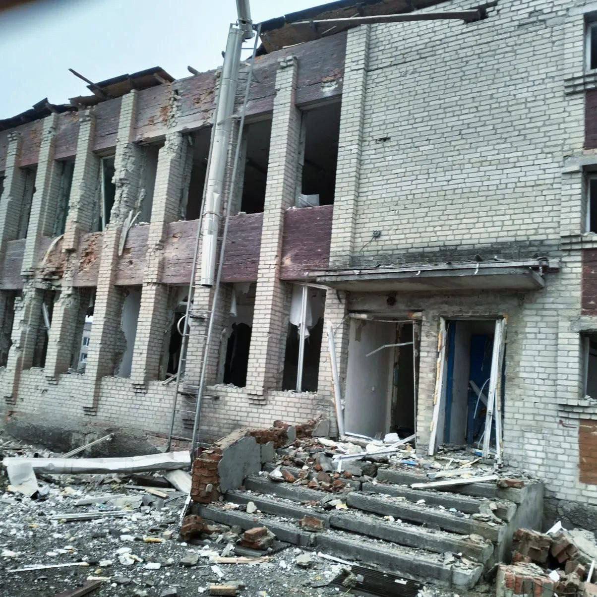 Росіяни обстріляли центр селища Велика Писарівка Сумської області (фото)