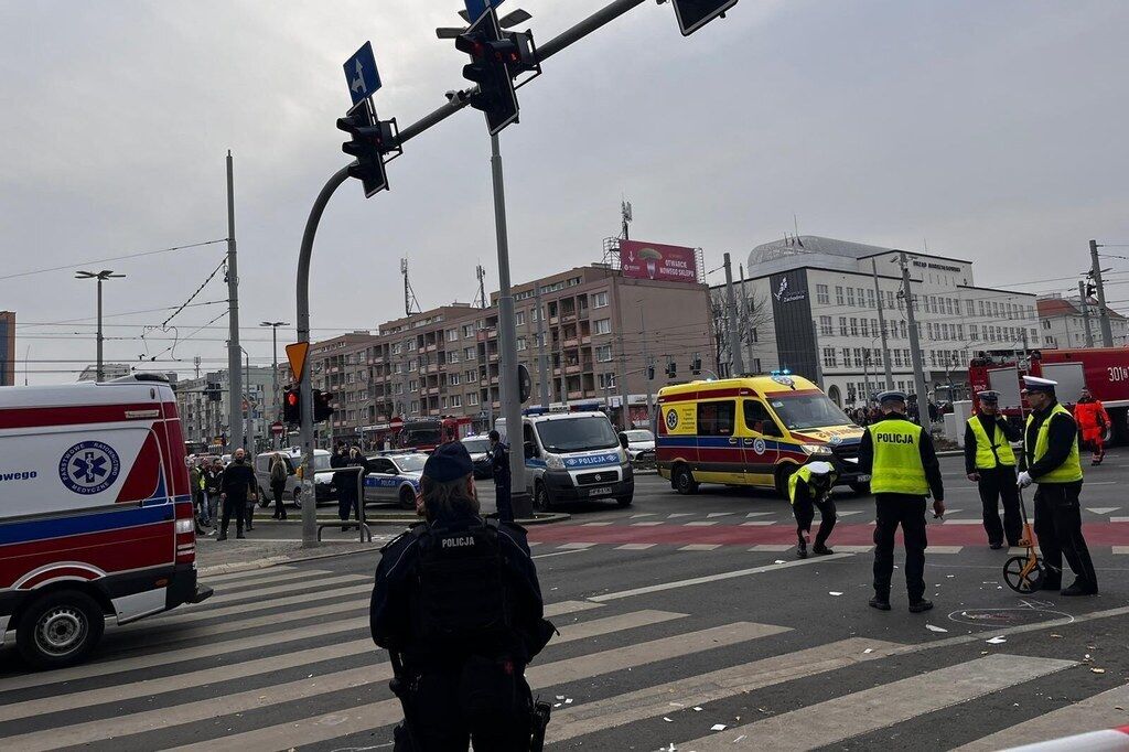 Авто врізалося у натовп у польському Щецині: 19 постраждалих