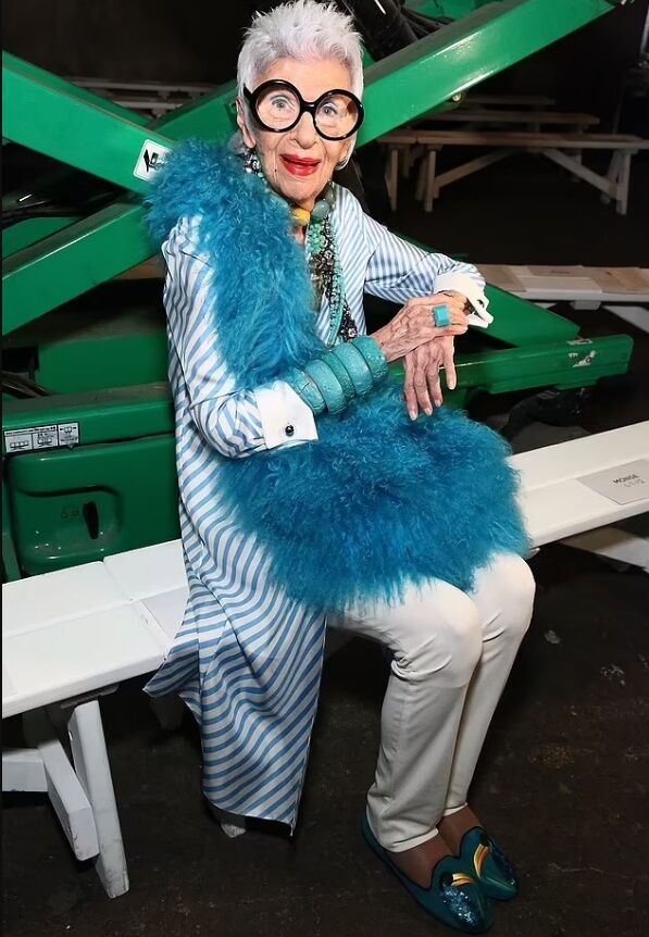 Ікона моди Айріс Апфель померла у віці 102 років у Флориді